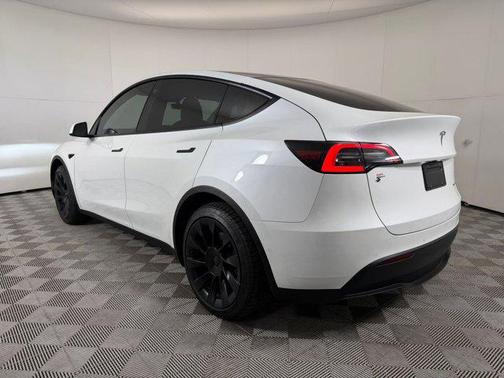 Pearl White Multi-Coat 2021 Tesla Model Y Long Range Dual Motor All-Wheel Drive
