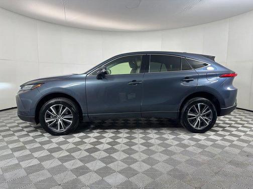 2022 Toyota Venza LE