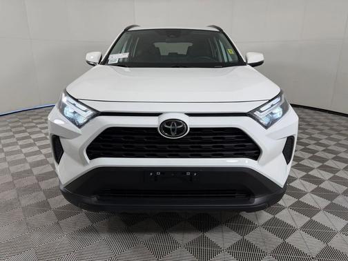 Ice 2025 Toyota RAV4 XLE