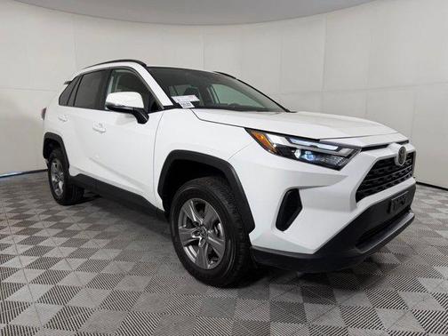 Ice 2025 Toyota RAV4 XLE