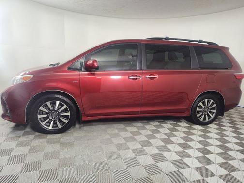 2019 Toyota Sienna XLE Premium