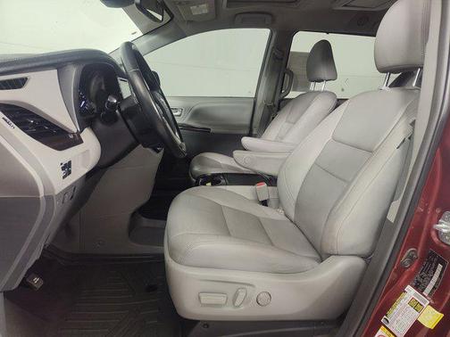 2019 Toyota Sienna XLE Premium