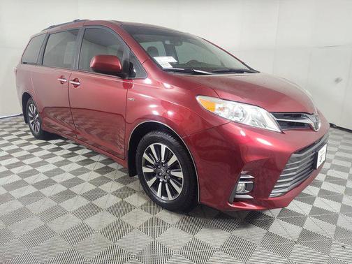 2019 Toyota Sienna XLE Premium