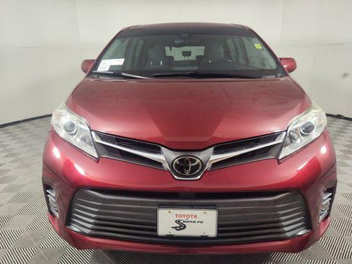 2019 Toyota Sienna XLE Premium