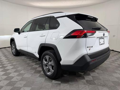 Ice Cap 2024 Toyota RAV4 Hybrid LE