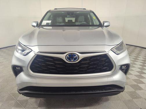 2023 Toyota Highlander Hybrid LE
