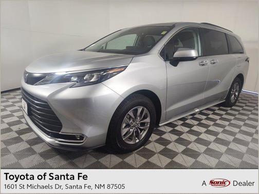 2024 Toyota Sienna XLE 8 Passenger