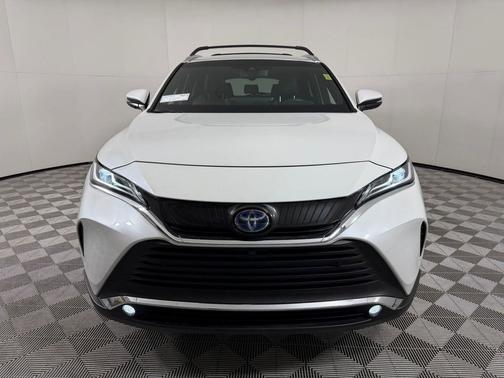 Pearl 2024 Toyota Venza LE