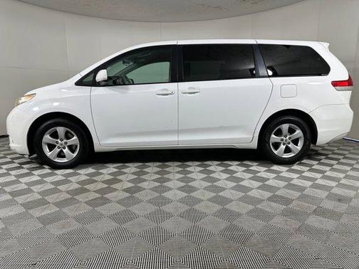 2012 Toyota Sienna LE