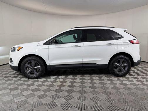 Oxford White 2023 Ford Edge SEL