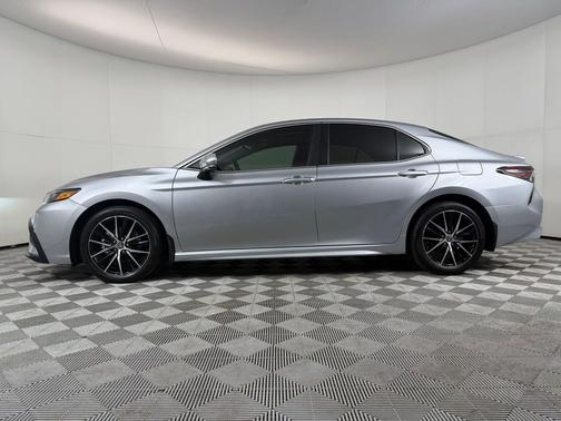 Celestial Silver Metallic 2024 Toyota Camry SE