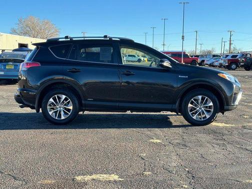 2017 Toyota RAV4 Hybrid SE
