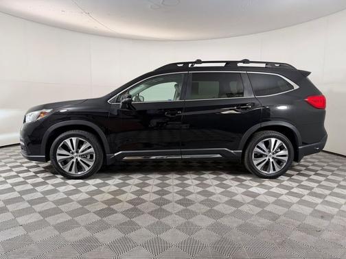 Crystal Black Pearl 2022 Subaru Ascent Limited 7-Passenger