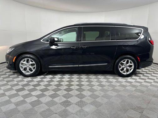 2018 Chrysler Pacifica Touring-L