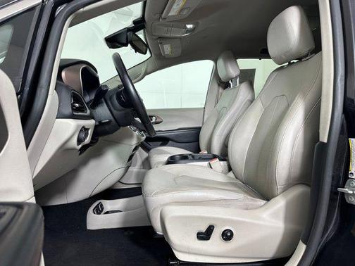 2018 Chrysler Pacifica Touring-L