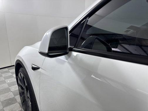 2023 Tesla Model Y Performance Dual Motor All-Wheel Drive