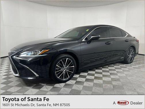 2022 Lexus ES 300h Base