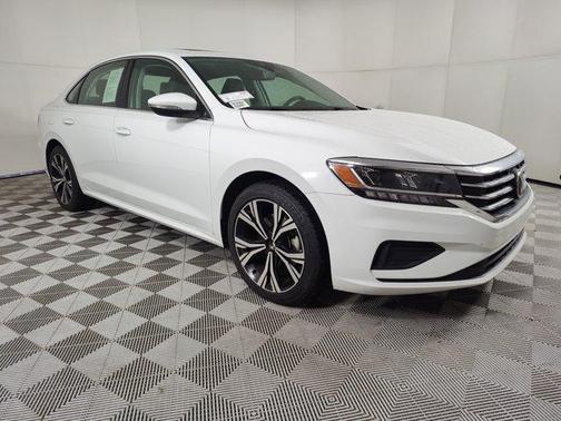 2022 Volkswagen Passat 2.0T SE