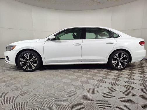 2022 Volkswagen Passat 2.0T SE