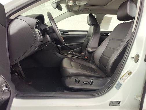 2022 Volkswagen Passat 2.0T SE