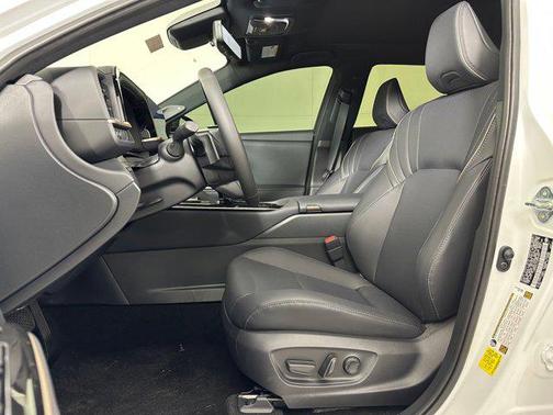 2025 Toyota Crown Signia Limited