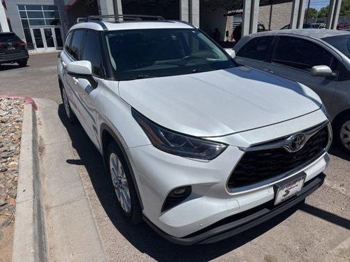 Wind Chill Pearl 2023 Toyota Highlander Limited