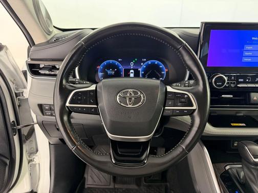 Wind Chill Pearl 2023 Toyota Highlander Limited
