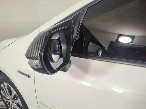 2020 Toyota Corolla Hybrid LE