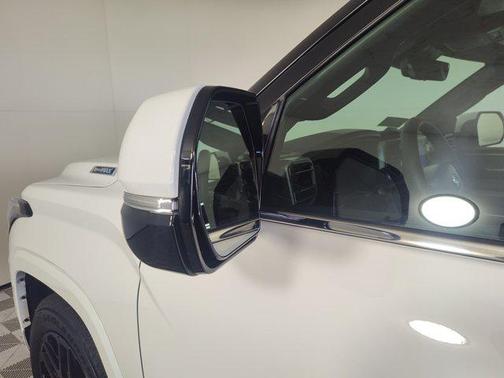 2025 Toyota Sequoia SR5