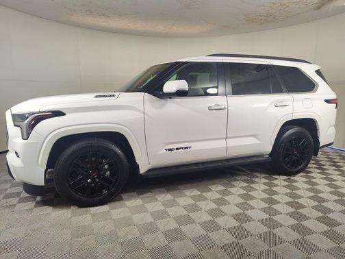 2025 Toyota Sequoia SR5