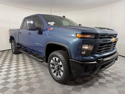 Lakeshore Blue Metallic 2025 Chevrolet Silverado 2500 Custom