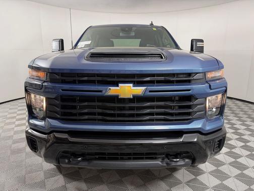 Lakeshore Blue Metallic 2025 Chevrolet Silverado 2500 Custom