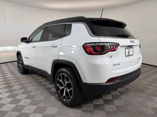 Bright White Clearcoat 2025 Jeep Compass Limited