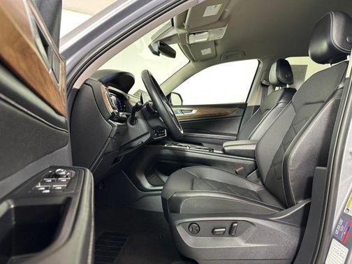 2024 Volkswagen Atlas 2.0T SE w/Technology 4MOTION