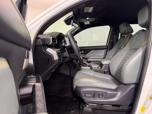 Ice Cap 2025 Toyota Tacoma Hybrid Trailhunter