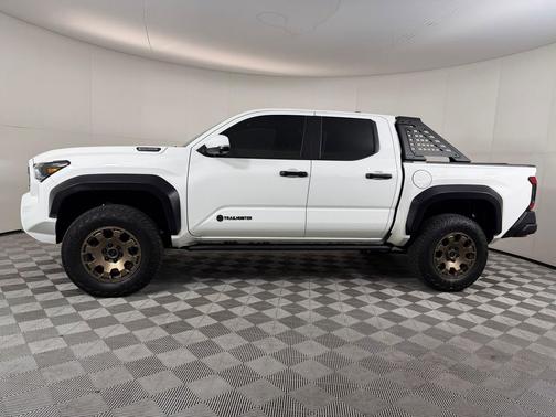 Ice Cap 2025 Toyota Tacoma Hybrid Trailhunter