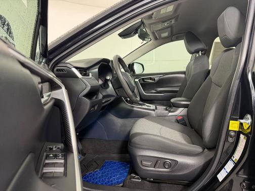 Midnight Black Metallic 2022 Toyota RAV4 XLE