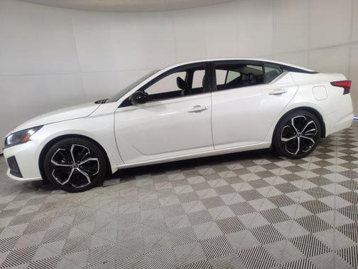 2023 Nissan Altima SR FWD
