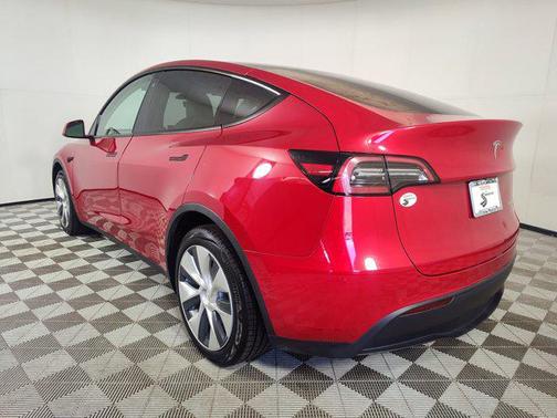 2022 Tesla Model Y Long Range Dual Motor All-Wheel Drive