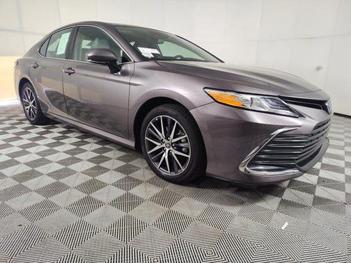 2024 Toyota Camry Hybrid XLE
