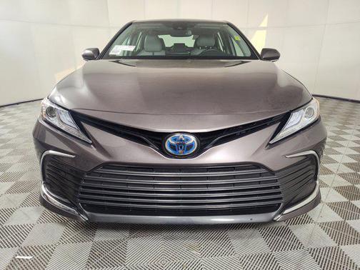 2024 Toyota Camry Hybrid XLE