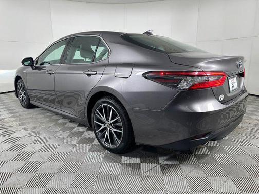 2021 Toyota Camry Hybrid XLE