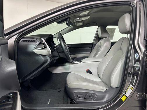 2021 Toyota Camry Hybrid XLE