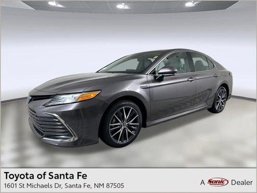 2021 Toyota Camry Hybrid XLE