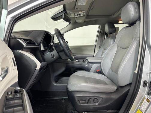2022 Toyota Sienna Limited