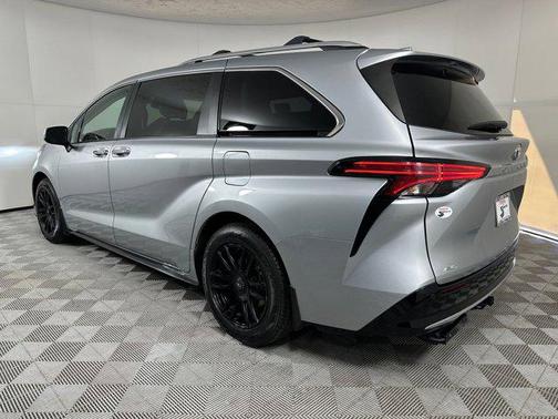 2022 Toyota Sienna Limited