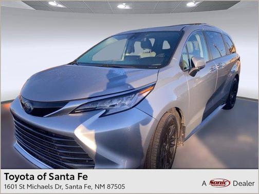 2022 Toyota Sienna Limited 7-Passenger