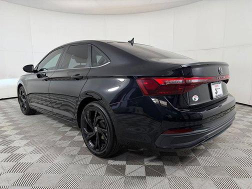 Deep Black Pearl 2025 Volkswagen Jetta 1.5T SE