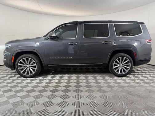 Diamond Black Crystal Pearlcoat 2022 Jeep Grand Wagoneer Series I 4x4