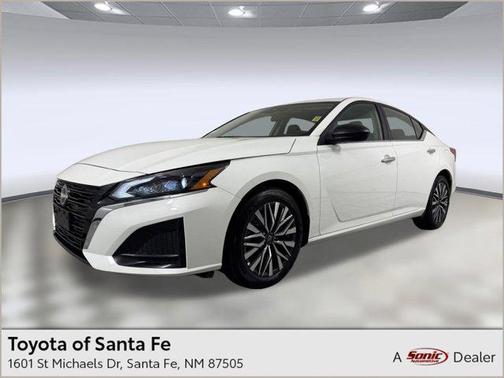 Glacier White 2025 Nissan Altima SV FWD